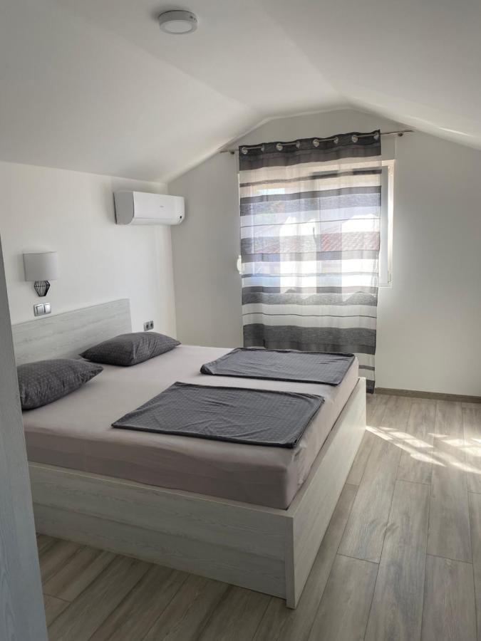 Apartments Nautica Barbat na Rabu Extérieur photo