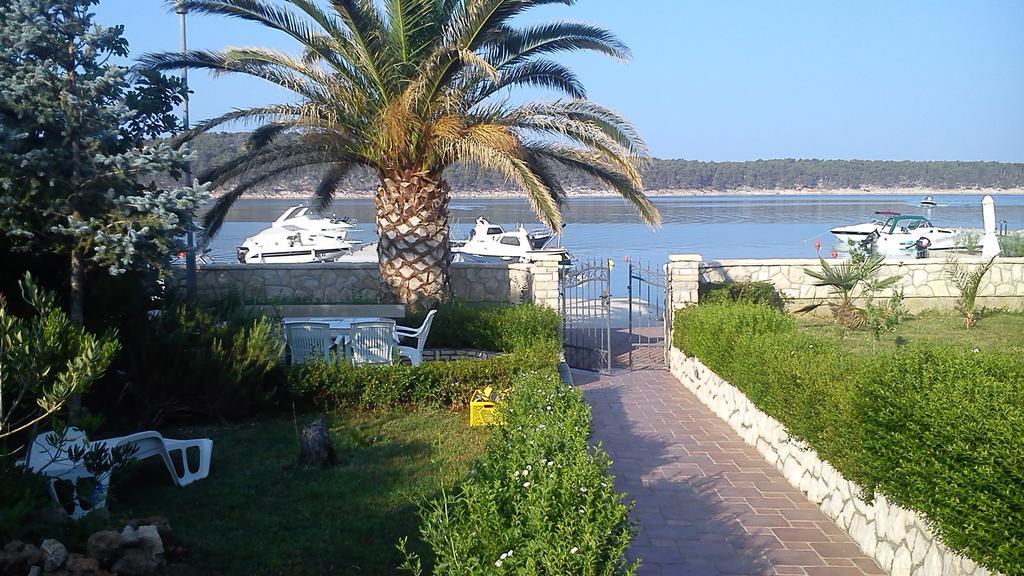 Apartments Nautica Barbat na Rabu Chambre photo